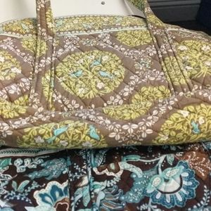 LIKE NEW Green Paisley Vera Bradley shoulder/ tote